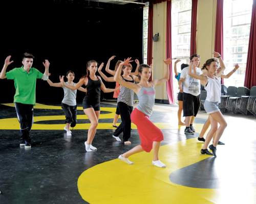 Having fun during the dance lessons at Exsportise