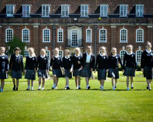 School year at the female Boarding School Princess Helena